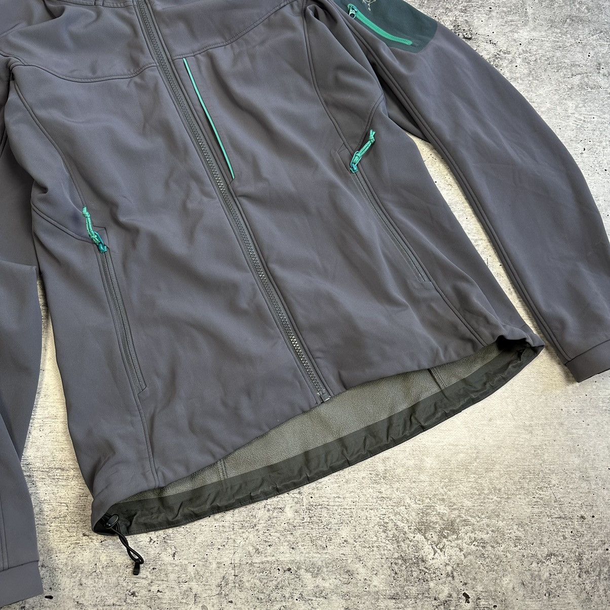 Arc'teryx × Vintage Arc'teryx Soft Shell Hooded Jacket Women's Size M Size M / US 6-8 / IT 42-44 - 4 Thumbnail