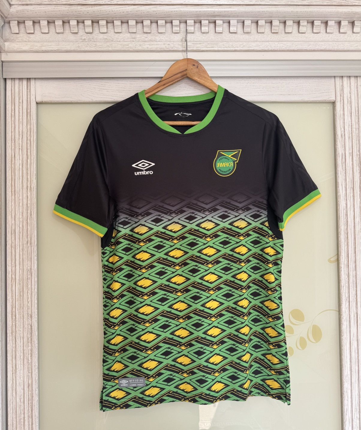 Umbro Jamaica 2018-2020 Away Soccer Jersey Football Kit Shirt Size US S / EU 44-46 / 1 - 1 Thumbnail