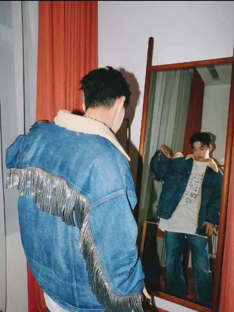 Celine Celine 22AW Runway Crystal Attached Inside Fur Denim Jacket Size US XS / EU 42 / 0 - 5 Thumbnail