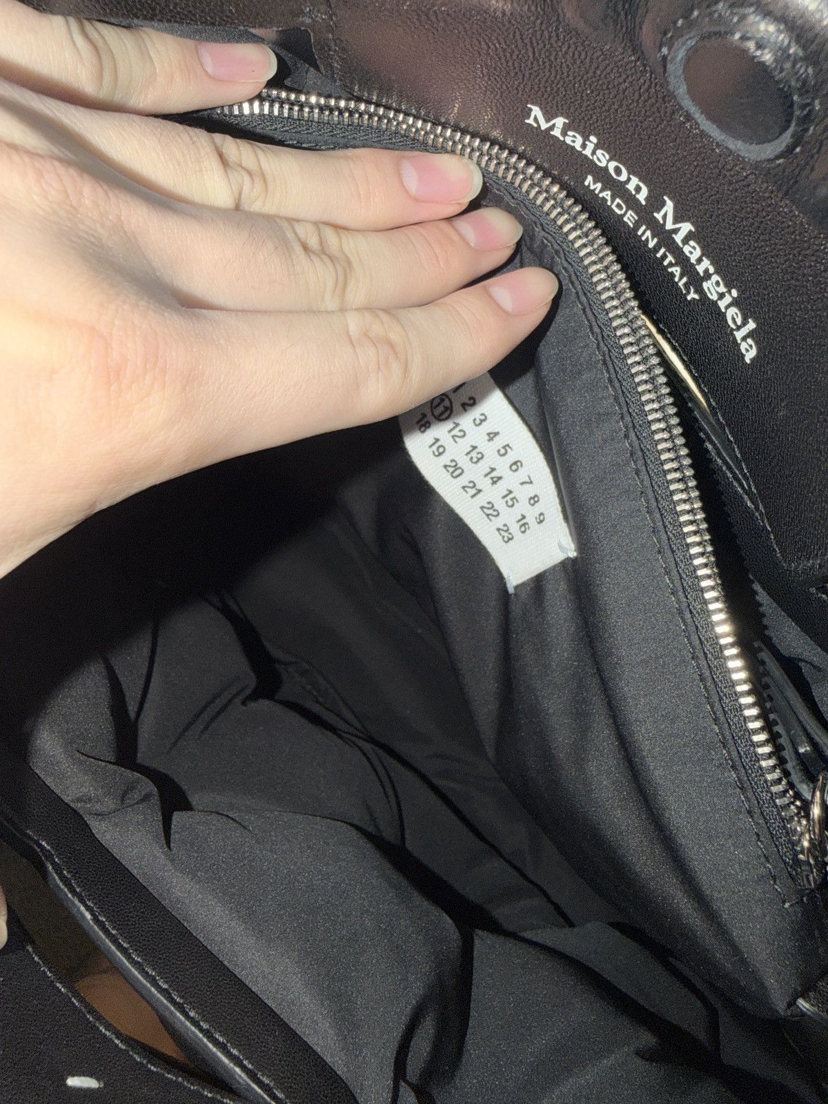 Maison Margiela Maison Margiela Glam Slam Classique Medium Shoulder Bag Size ONE SIZE - 11 Thumbnail