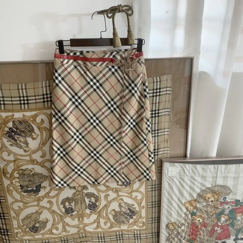 Burberry Burberry Khaki Check Pattern Skirt for Women Size 23" - 1 Thumbnail