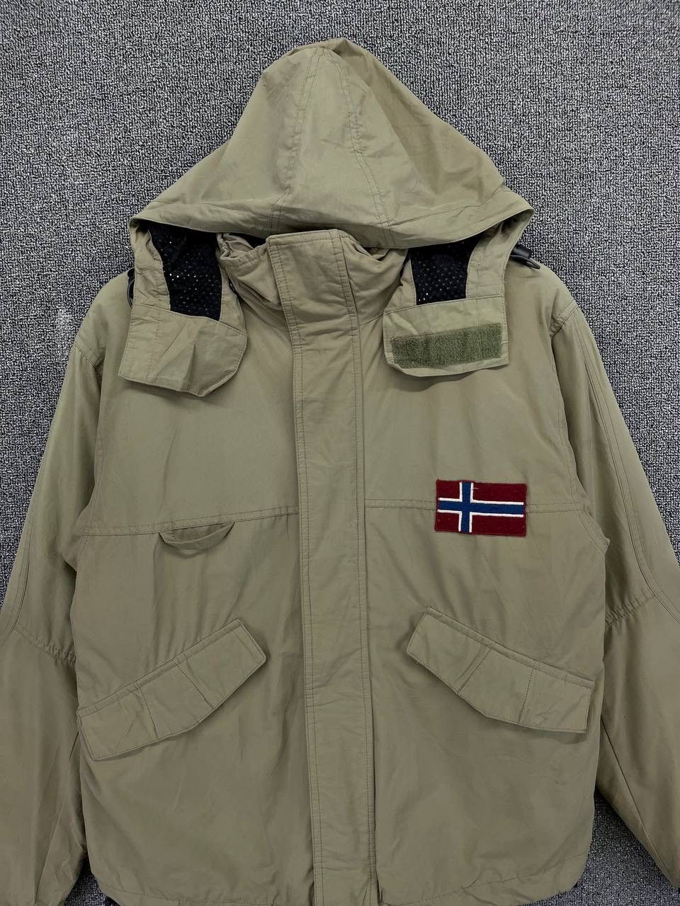 Napapijri × Vintage Vintage Napapijri Geographic Hooded Zip Up Jacket Size US XS / EU 42 / 0 - 16 Thumbnail