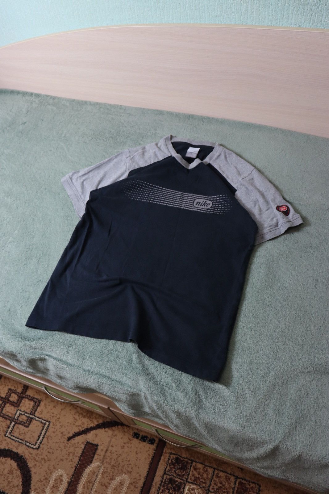 Nike Nike Early 2000s Graphic Tee Blue/Grey Preshrunk Cotton Rare Size US L / EU 52-54 / 3 - 1 Thumbnail