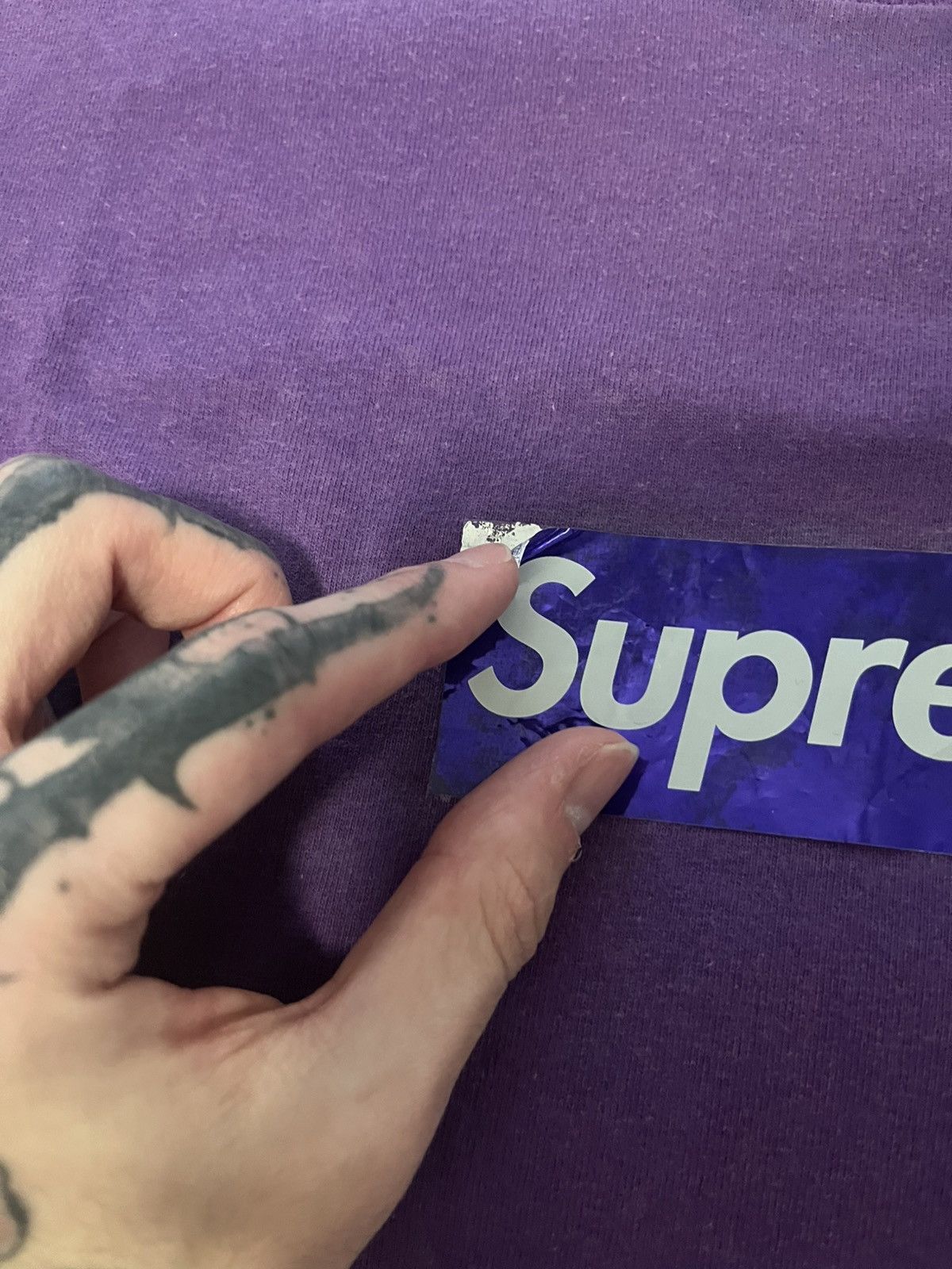 Supreme Supreme holographic box logo tee purple Size US L / EU 52-54 / 3 - 4 Thumbnail