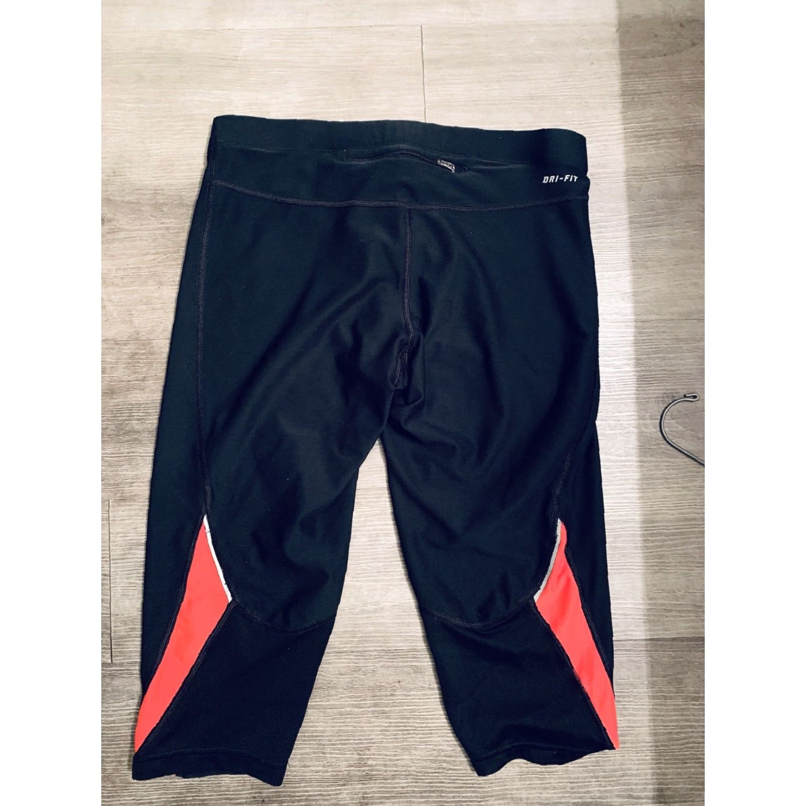 Nike Nike Run Women’s Dri-Fit Crop Leggings Black Pink Athletic Running Medium Size 32" / US 10 / IT 46 - 5 Thumbnail