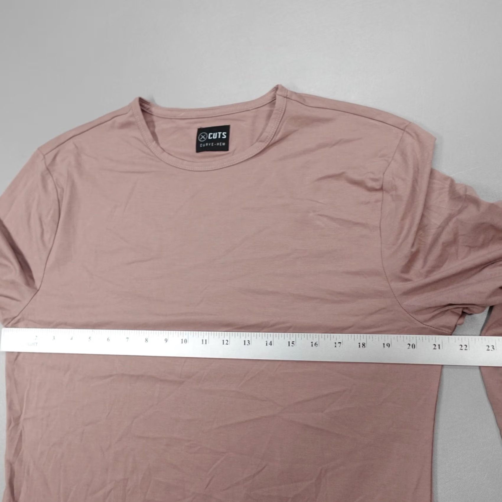 UES Clothing Cuts Clothing Curve Hem Long Sleeve Tee Crew Stretch Twilight Slim Fit T-Shirt Men XL Twilight Slim Fit Men Size US XL / EU 56 / 4 - 6 Thumbnail