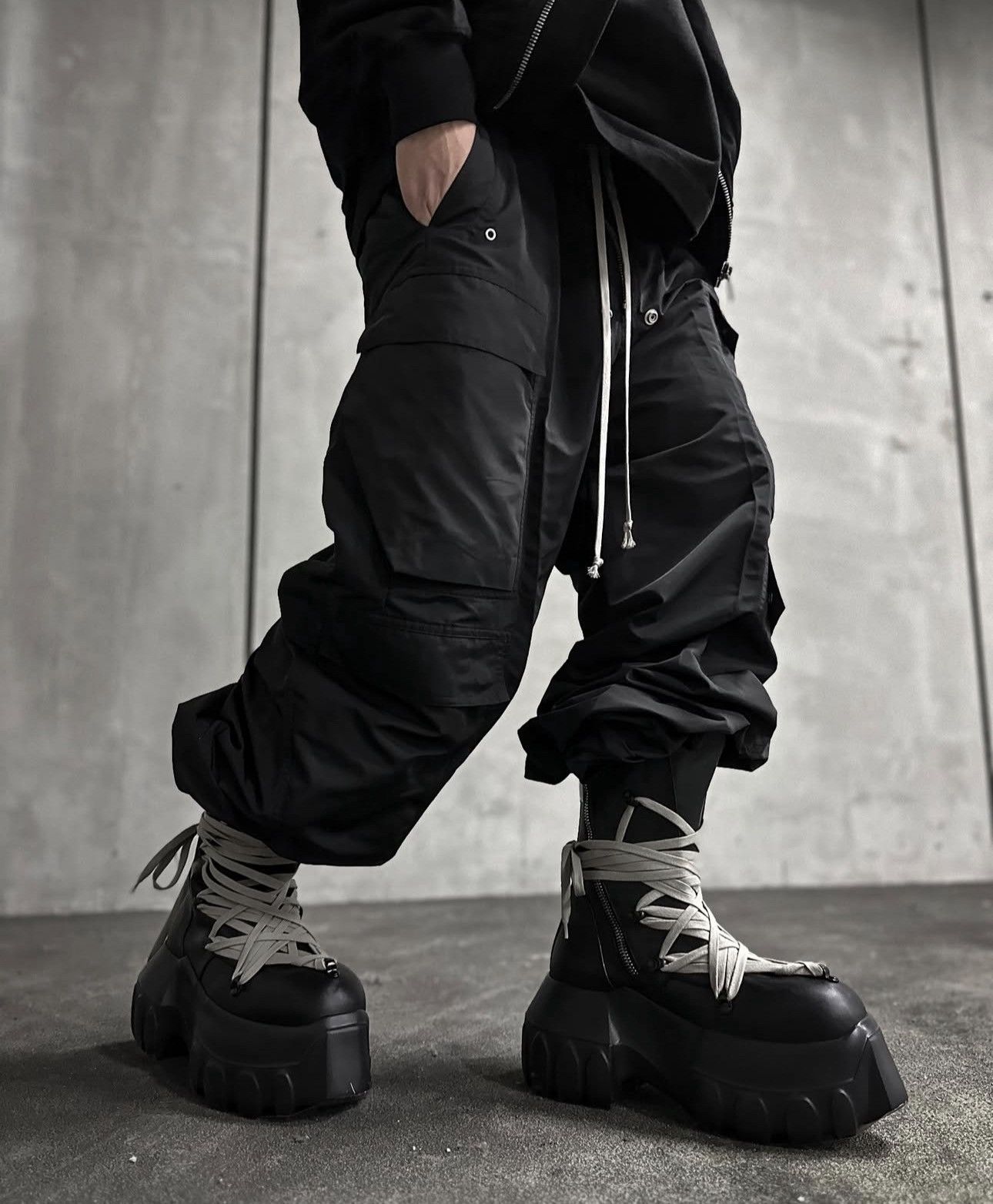 Rick Owens RICK OWENS TEMPLE BLACK MEGALACED MEGA TRACTOR BOOTS Size US 10 / EU 43 - 11 Thumbnail
