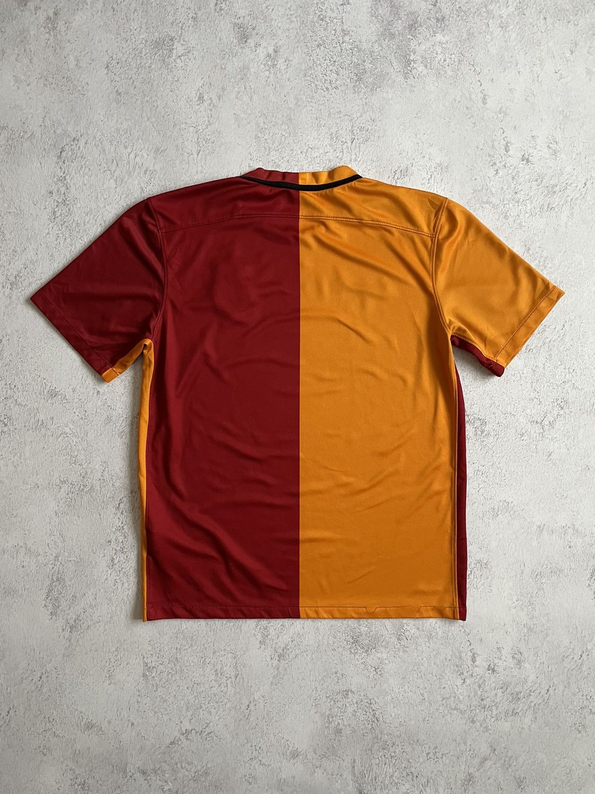 Nike Nike Galatasaray 2015/2016 Home Football Shirt Jersey Turkey Size US M / EU 48-50 / 2 - 3 Thumbnail