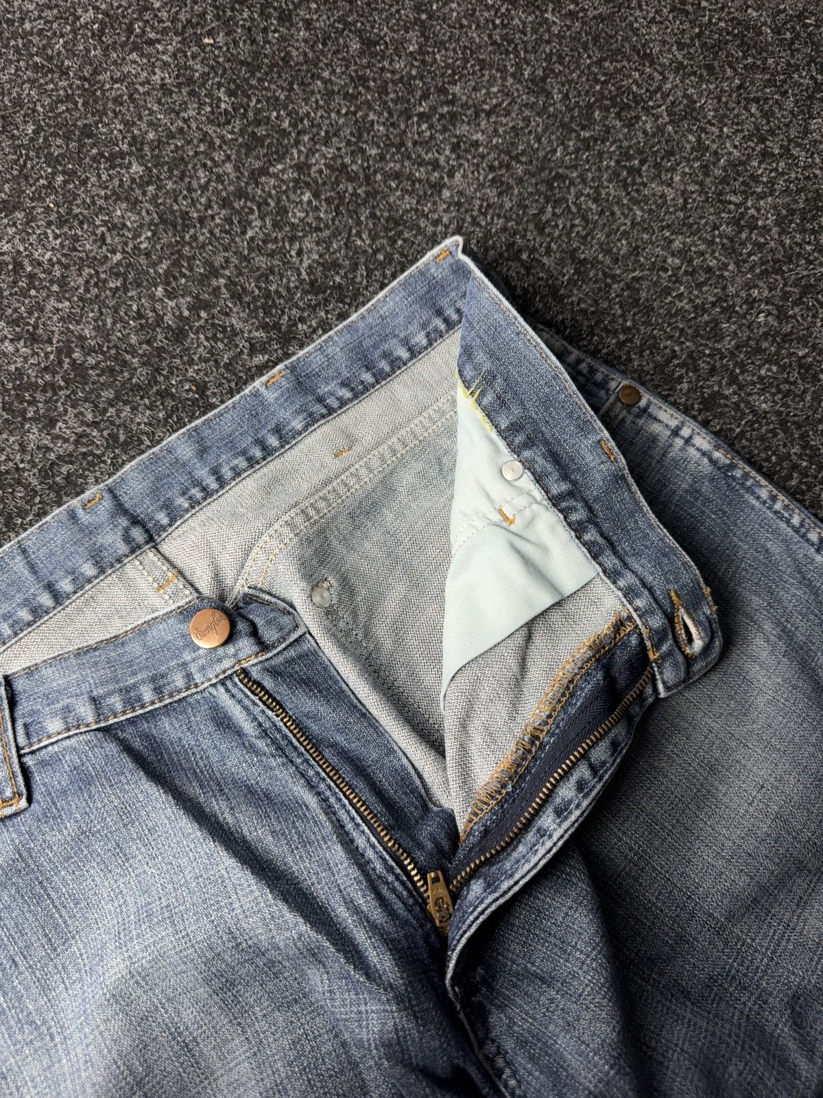 Wrangler Wrangler 90s USA Western Cowboy Vintage Light Wash Jeans Y2K Size US 35 - 7 Thumbnail