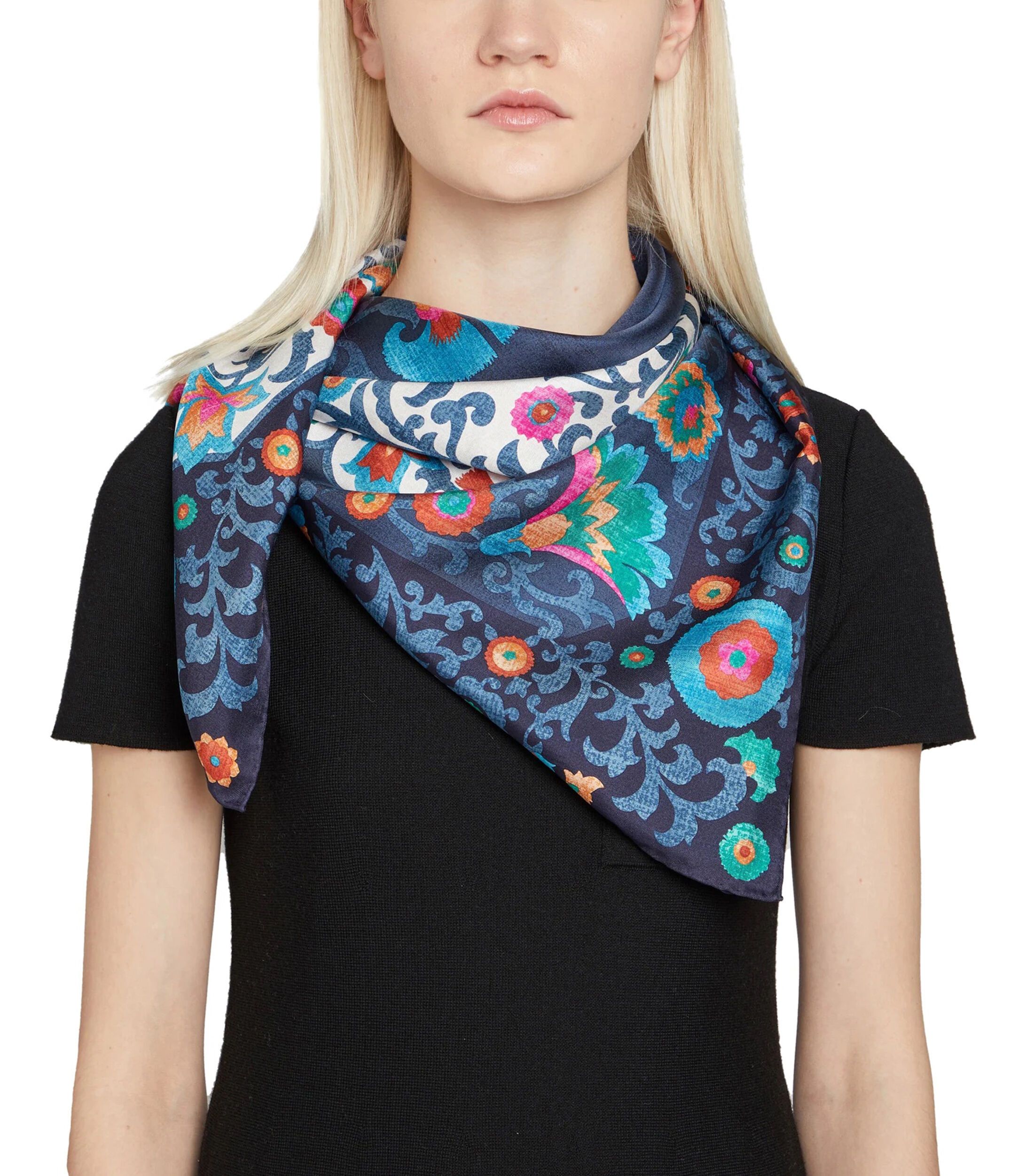 Salvatore Ferragamo o1s1rm1024 Size: 90x90 Cm / Scarf in Multicolor Size ONE SIZE - 2 Thumbnail