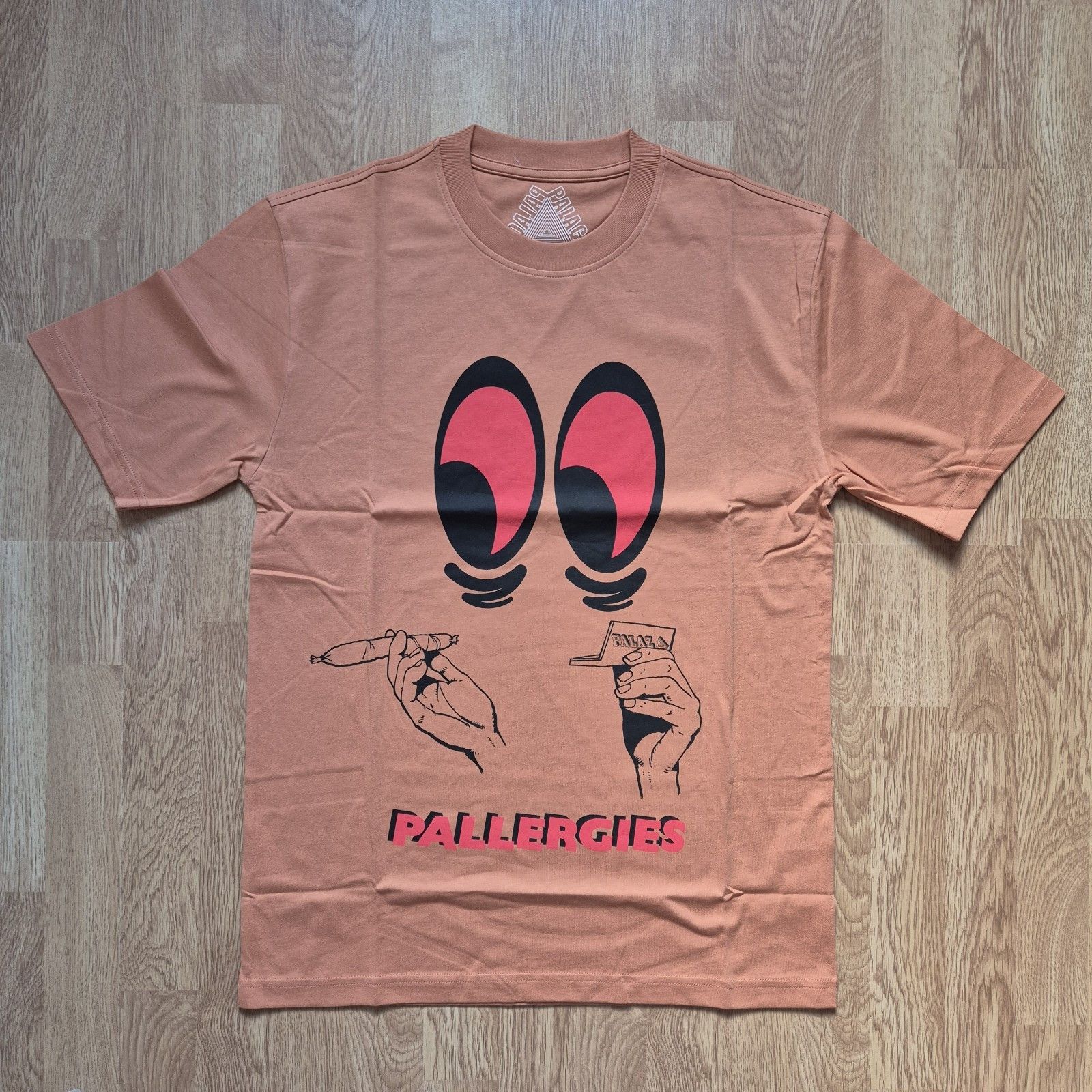 Palace Palace Pallergies Tee Caramel Medium Brand New SS22 Size US M / EU 48-50 / 2 - 1 Thumbnail