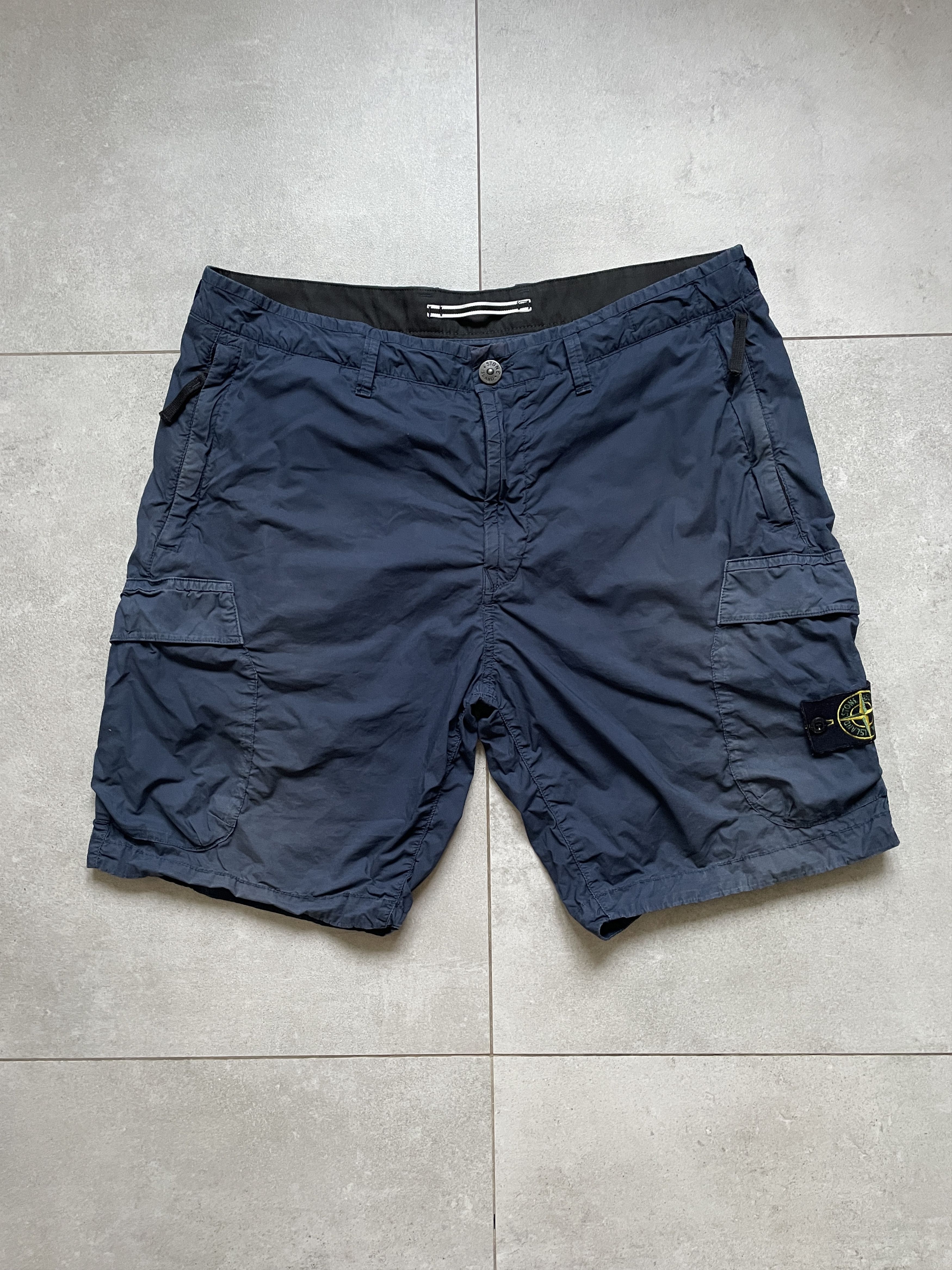 Stone Island STONE ISLAND NAVY CARGO SHORTS Size US 36 / EU 52 - 1 Thumbnail
