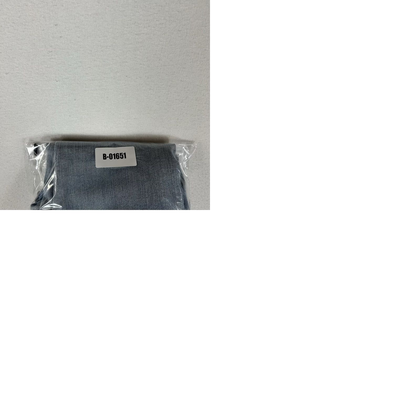 Gap VINTAGE Gap 1969 Girlfriend Jeans Womens Size 28R Light Wash Denim Brooklyn Bleach Blue Size 28" / US 6 / IT 42 - 10 Thumbnail