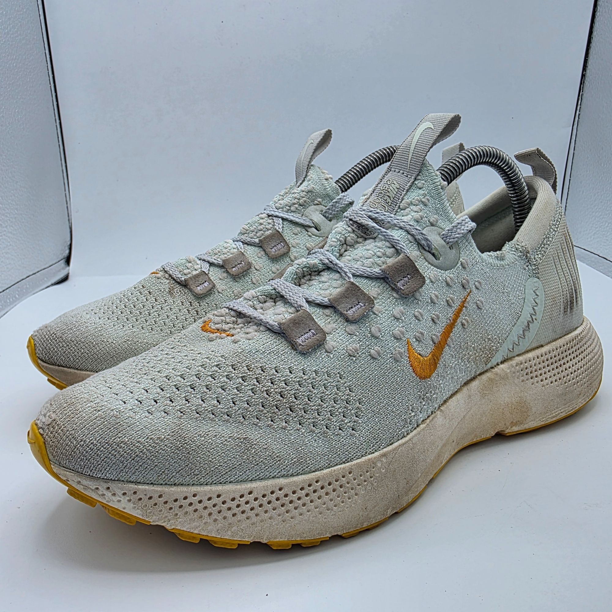 Nike Nike React Escape Run Women Size 6 Running Shoes Barely Gree Size US 9 / IT 39 - 4 Thumbnail