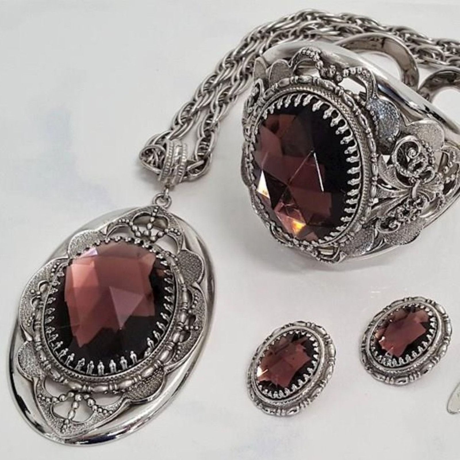 Designer Whiting & Davis Victorian Revival Glass Filigree Parure Size ONE SIZE - 4 Thumbnail