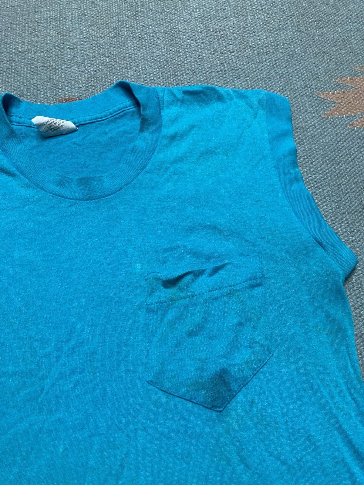 Vintage Vintage 80s pocket t shirt blank teal blue worn soft medium Size US M / EU 48-50 / 2 - 6 Thumbnail