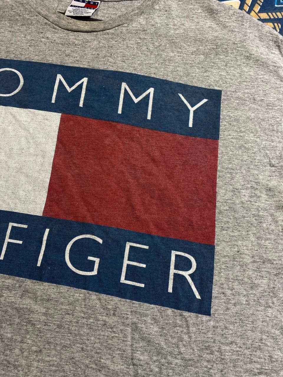 Tommy Hilfiger × Vintage Tommy Hilfiger vintage big logo t-shirt size XL made in USA Size US XL / EU 56 / 4 - 10 Thumbnail
