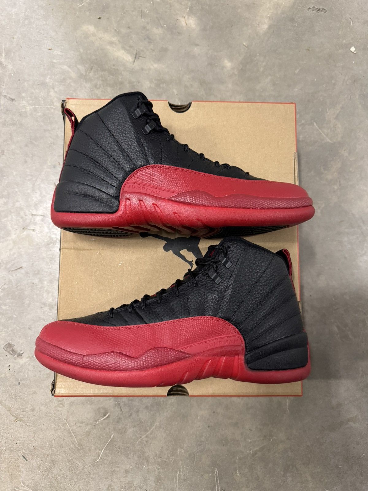Jordan Brand Jordan 12 Retro Flu Game 2016 Size 11 Size US 11 / EU 44 - 2 Thumbnail