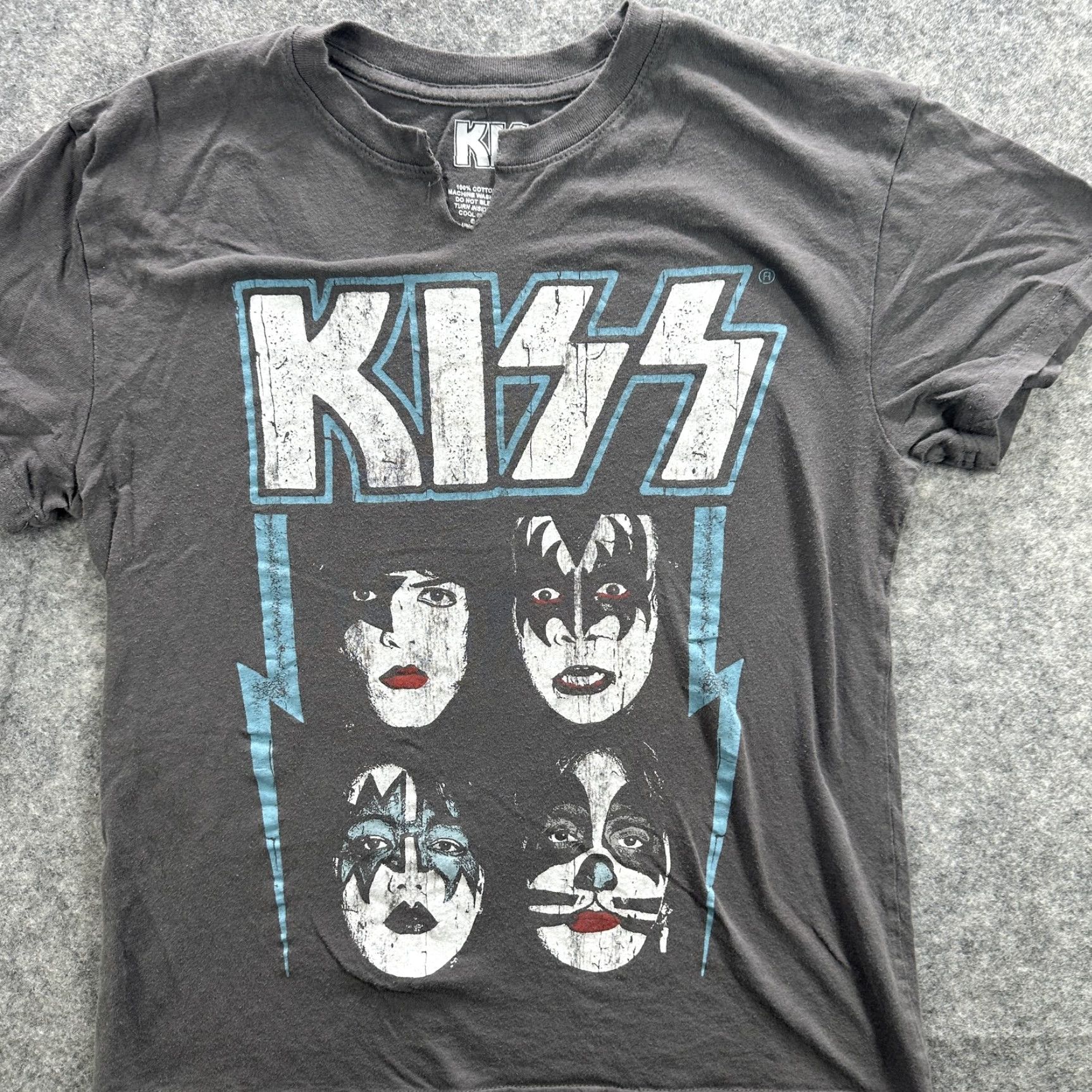 Vintage KISS Band T-Shirt Mens Small Rock Music Concert Graphic Distressed Cotton Short Sleeve 2020 Size US S / EU 44-46 / 1 - 2 Thumbnail