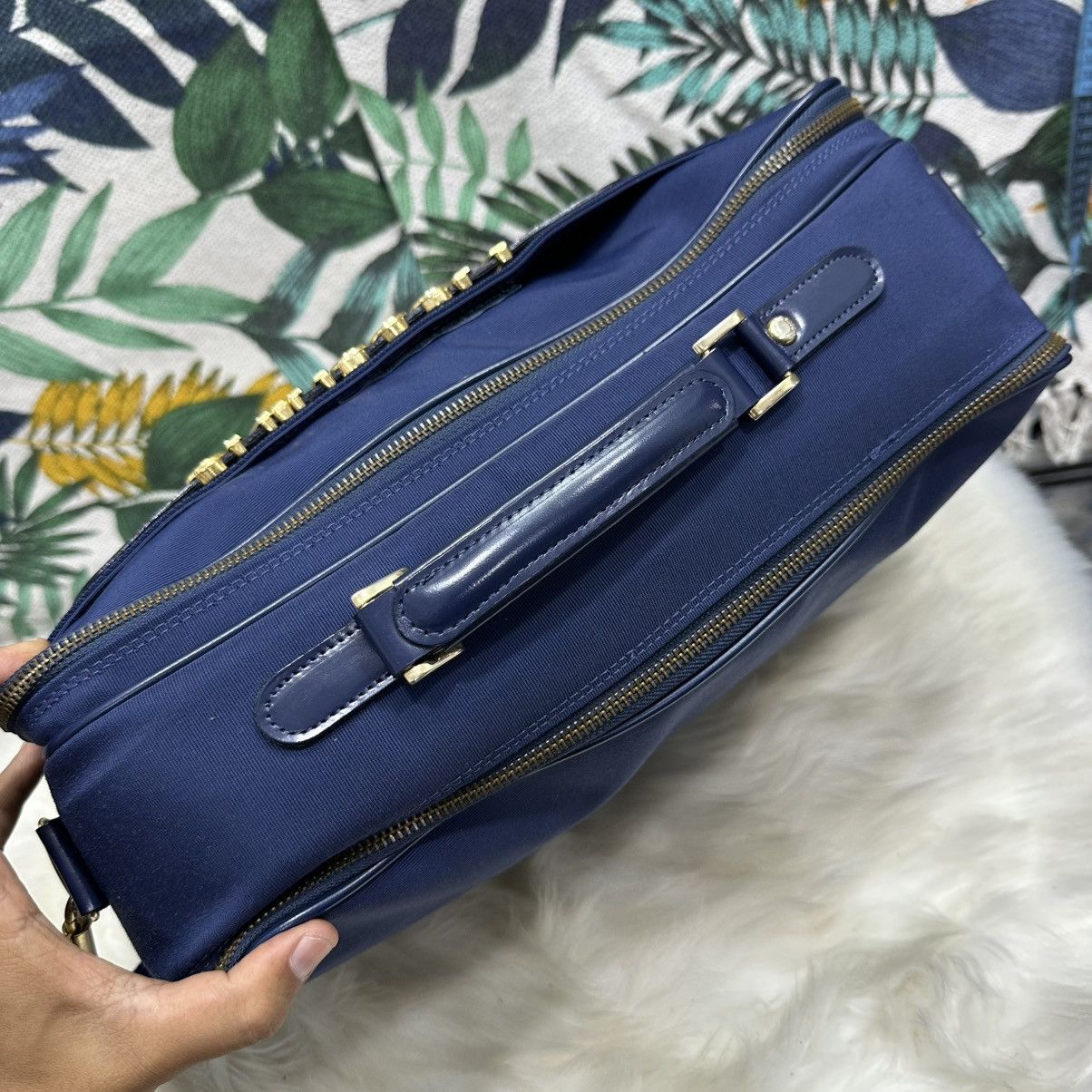 Moschino Authentic Vtg. MOSCHINO Messenger Bag Size ONE SIZE - 10 Thumbnail