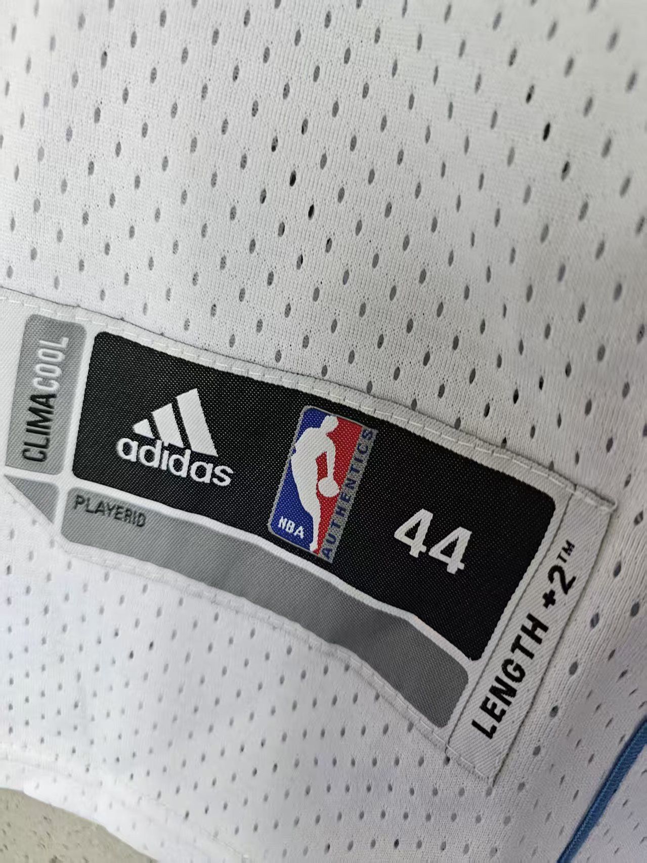 NBA Mavericks 41 Dirk Nowitzki Jersey White Size US M / EU 48-50 / 2 - 5 Thumbnail