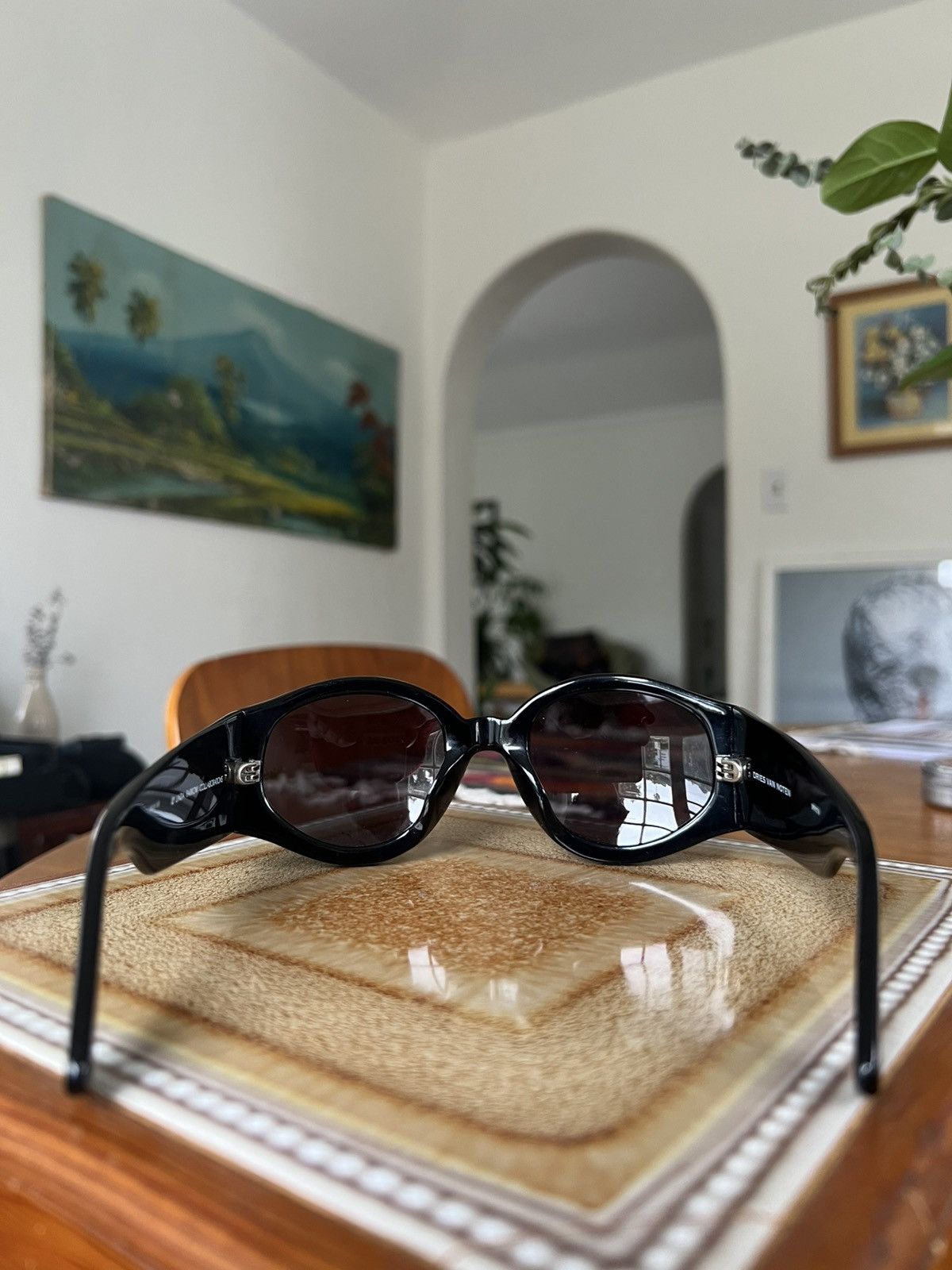 Dries Van Noten × Linda Farrow Dries Van Noten Sunglasses in Black Size ONE SIZE - 4 Thumbnail