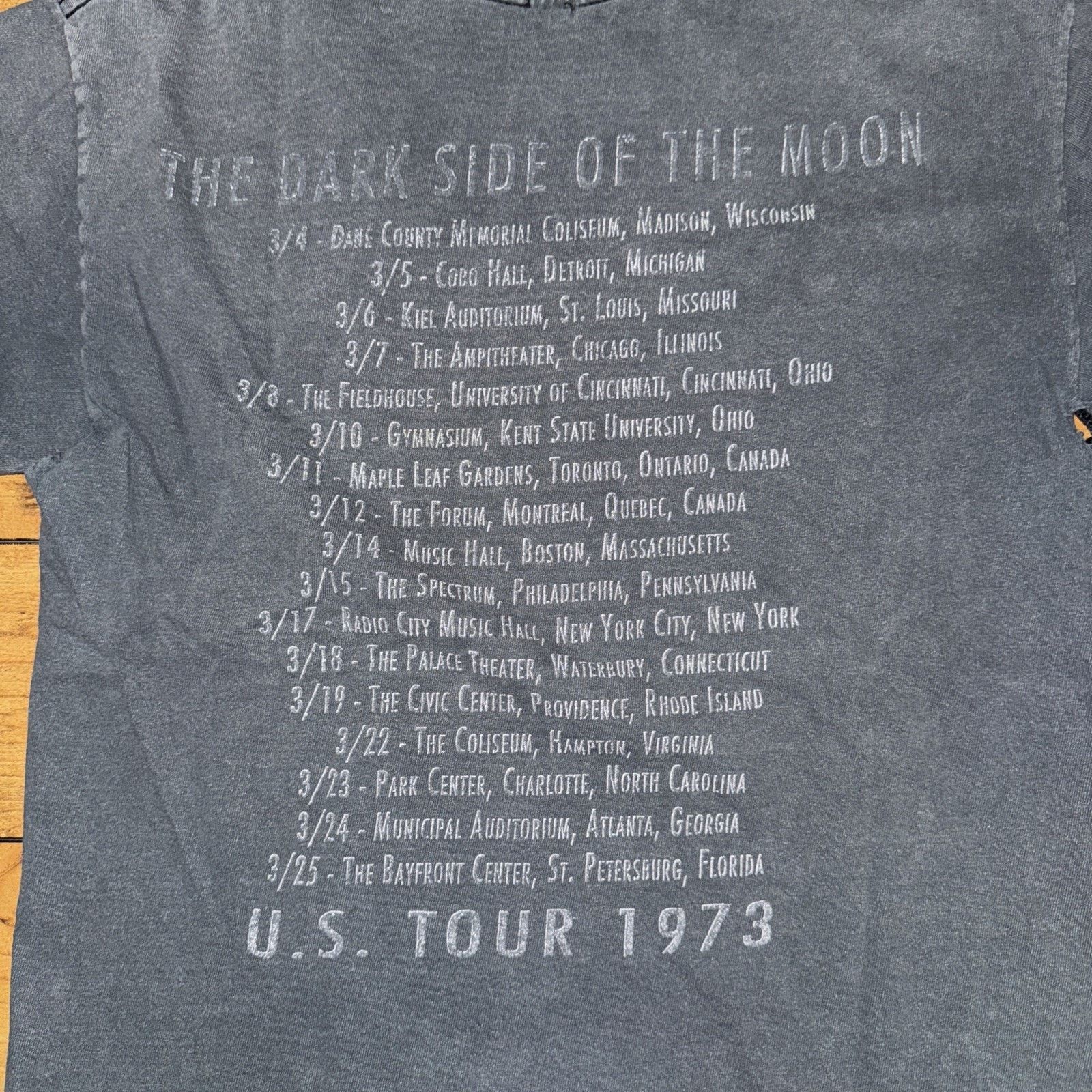 Vintage Vintage Pink Floyd T-Shirt Black M Dark Side Of The Moon Size US M / EU 48-50 / 2 - 7 Thumbnail