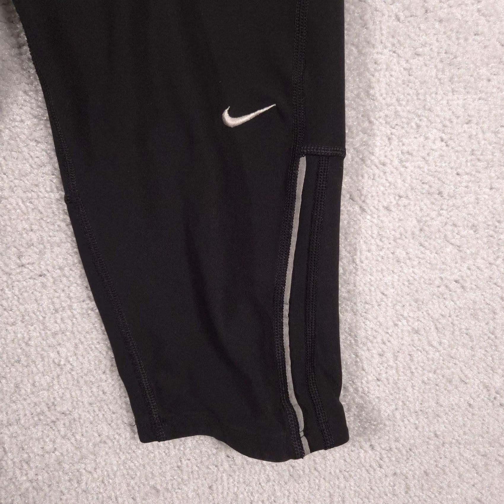 Nike Nike Dri-FIT Pants Womens Small Black Crop Running Leggings Zip Pocket Athletic Size 28" / US 6 / IT 42 - 4 Thumbnail