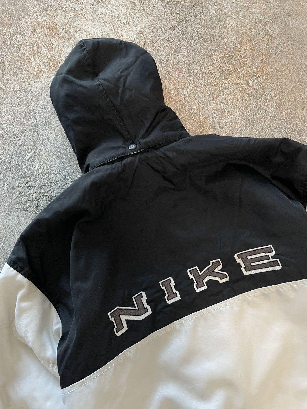 Nike Vintage Nike Big Logo Nylon Insulated Boxy Bomber Jacket Size US M / EU 48-50 / 2 - 3 Thumbnail