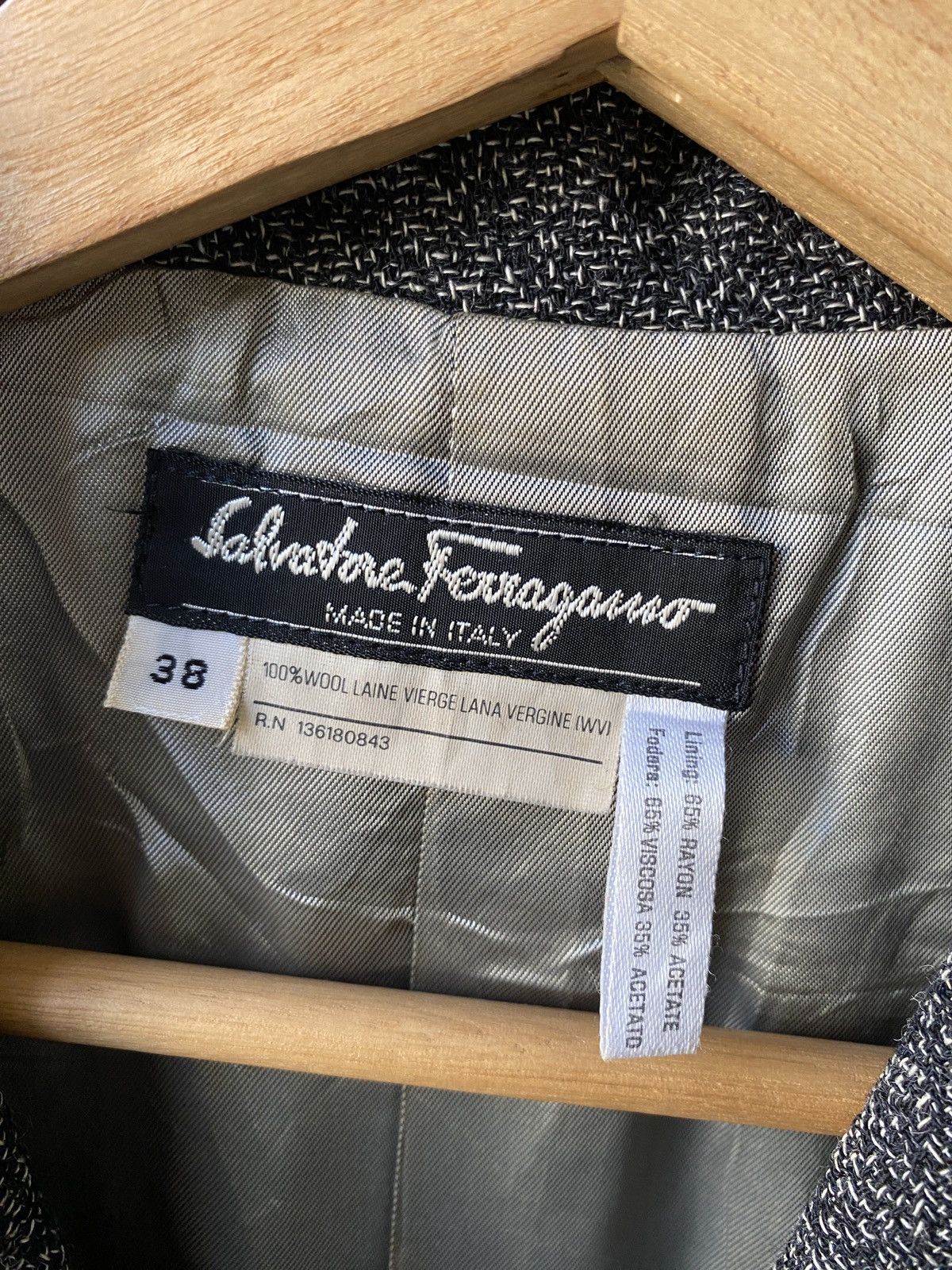 Salvatore Ferragamo Vintage Salvatore Ferragamo Italy Coat Size S / US 4 / IT 40 - 14 Thumbnail