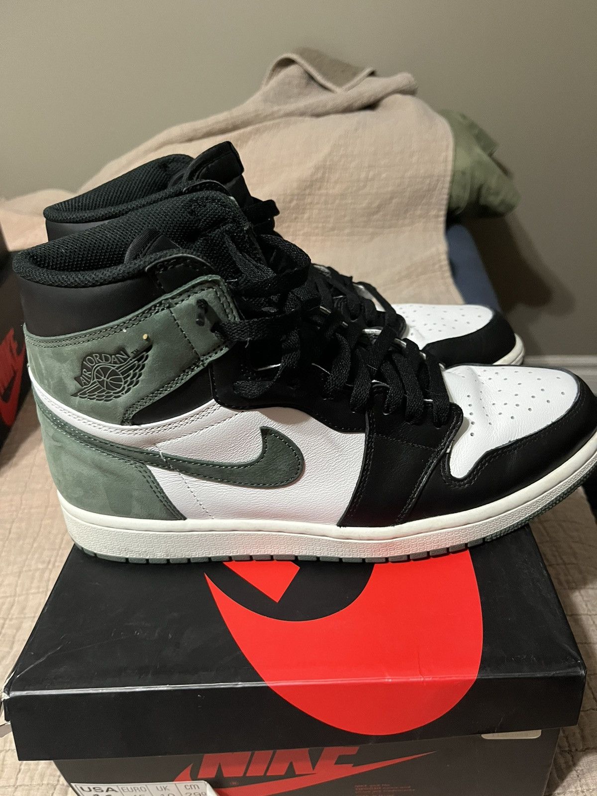 Jordan Brand × Nike Air Jordan 1 High OG Clay Green Best Hand in the Game Size US 11 / EU 44 - 6 Thumbnail