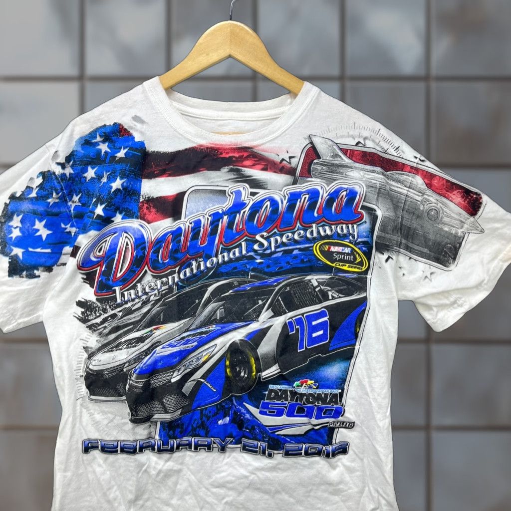 NASCAR Vintage NASCAR USA Racing Daytona T-Shirt Large White User: Vintage NASCAR USA Racing Daytona T-Shirt Large White Size US L / EU 52-54 / 3 - 1 Thumbnail