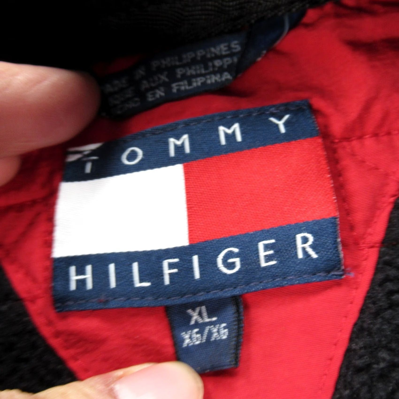 Tommy Hilfiger VINTAGE Tommy Hilfiger Jacket Men XL Black Pocket Full Zip Fleece Hiking Gorpcor Size US XL / EU 56 / 4 - 3 Thumbnail