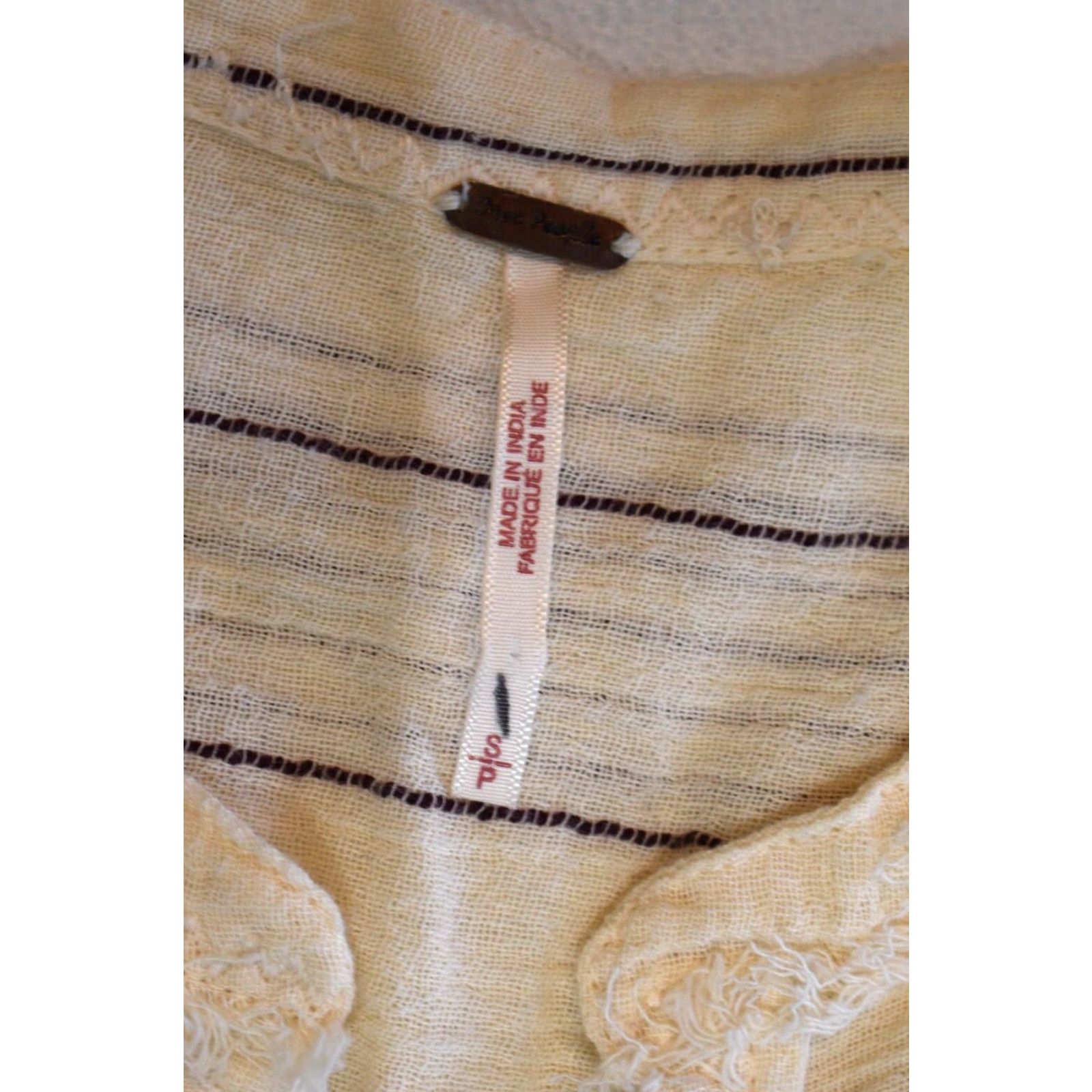 Free People VINTAGE Free People Button-Up Cropped Top Shirt Women S Cream Bohemian Hippie 100% Cotton Short Sleeve V Neck Size S / US 4 / IT 40 - 5 Thumbnail