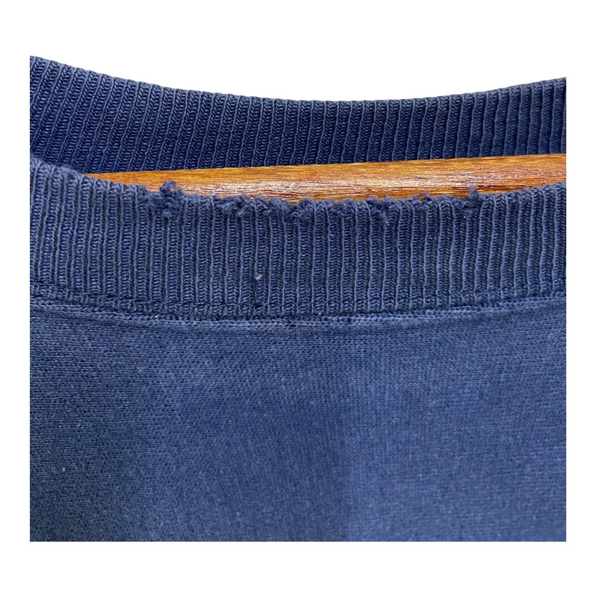 Champion Vintage 90s Champion Reverse Weave Distressed Sweatshirts Size US L / EU 52-54 / 3 - 6 Thumbnail