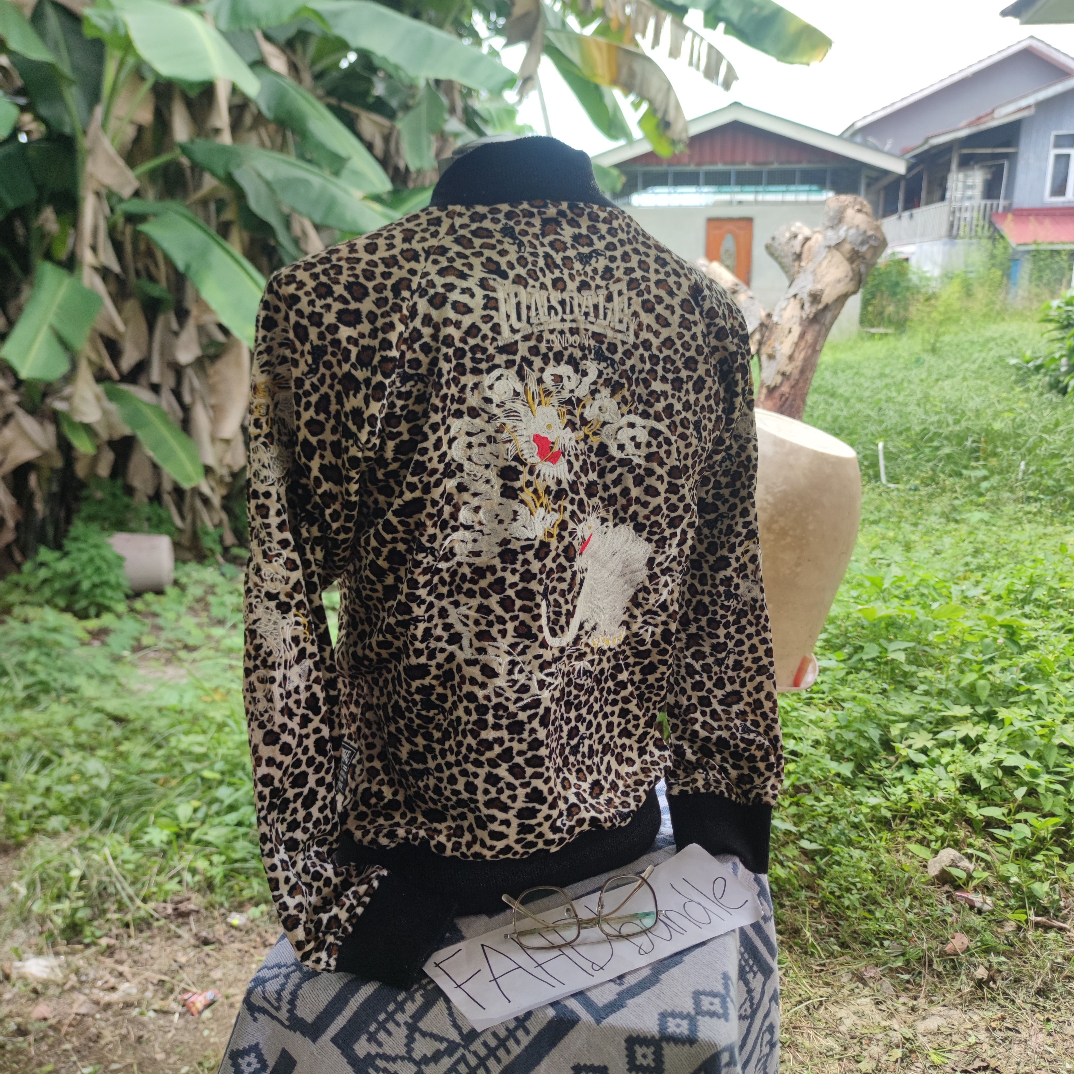 Lonsdale LONSDALE LONDON LEOPARD SUKAJAN DRAGON SIZE L FITS S-M Size US L / EU 52-54 / 3 - 2 Thumbnail