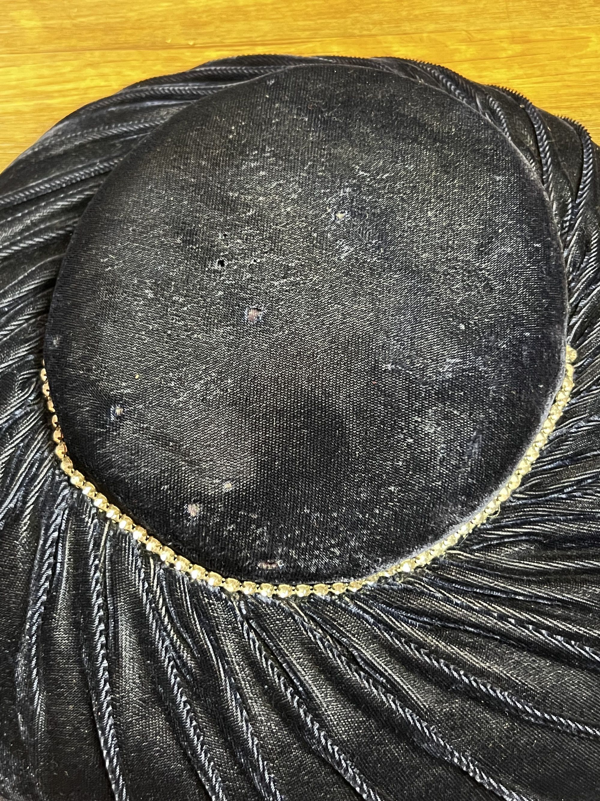 Vintage Vintage 1950s Wide Brim Velvet Platter Hat w Rhinestone Trim Size ONE SIZE - 5 Thumbnail