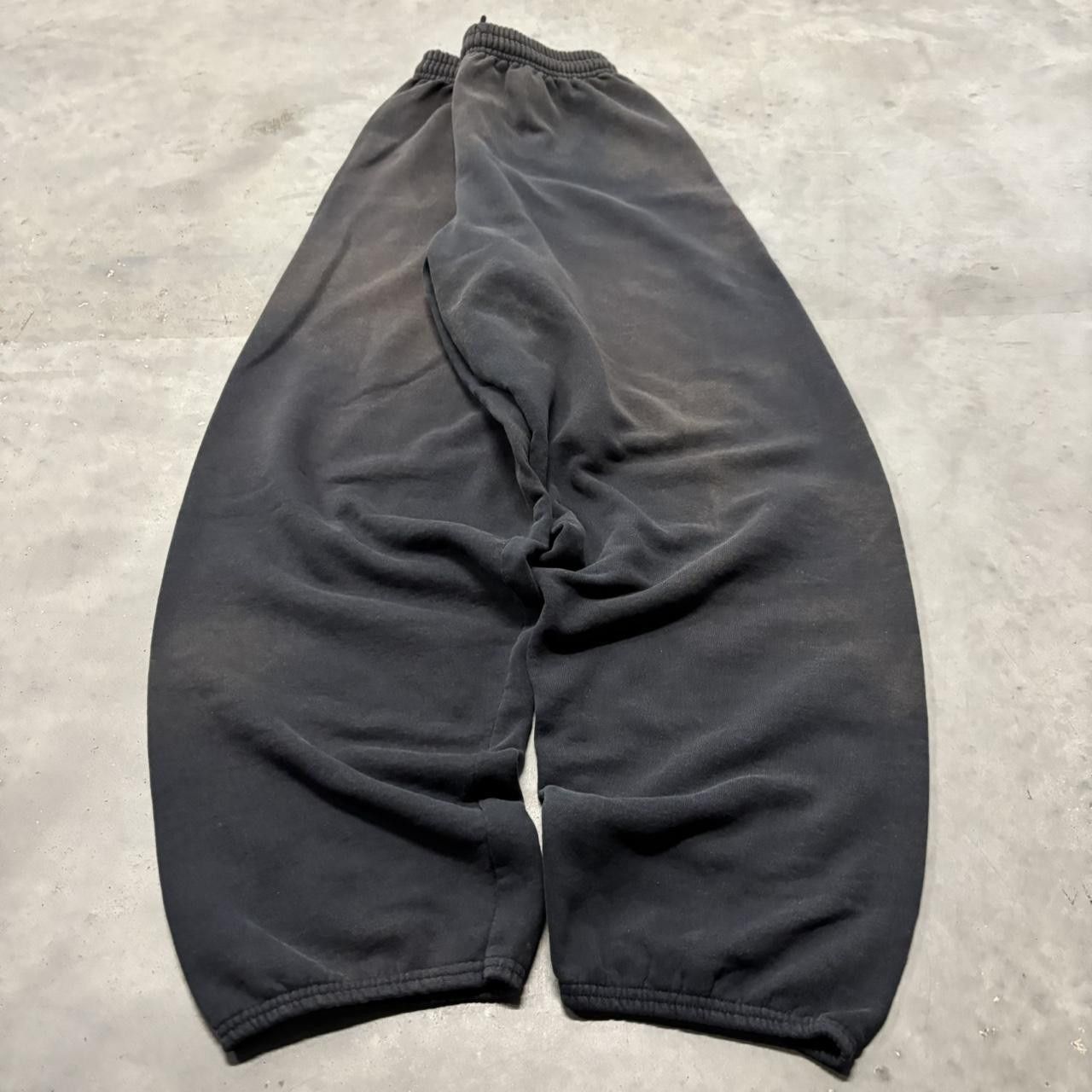 Japanese Brand × Vintage Crazy Vintage 90s Faded Black Skater Essential Sweatpants! Size US 30 / EU 46 - 3 Thumbnail