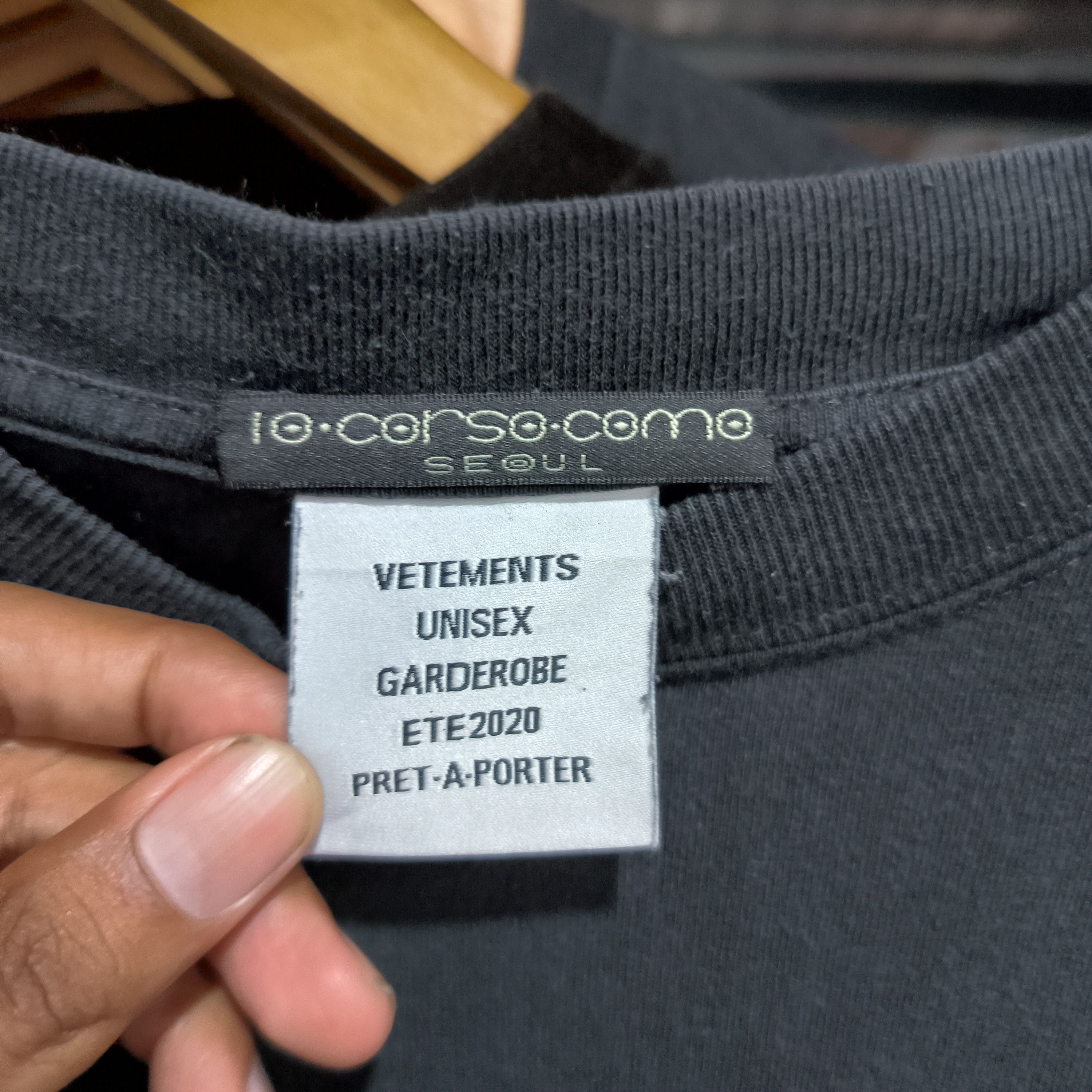 Vetements VETEMENTS Shipping Label Priority Mail Tee Size US M / EU 48-50 / 2 - 2 Thumbnail