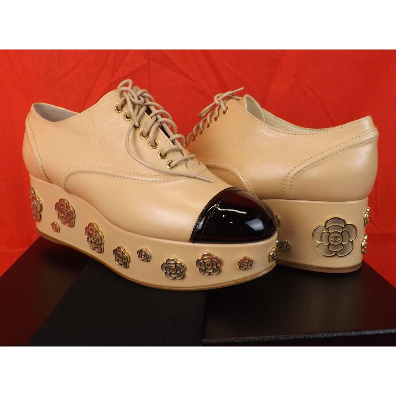 Chanel CHANEL G3172 BEIGE LEATHER CAMELLIA CC PLATFORM OXFORDS 39.5 Size US 9.5 / IT 39.5 - 7 Thumbnail