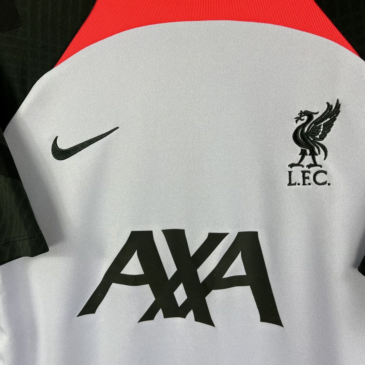 Nike Nike Liverpool 2022/23 Training Soccer Jersey Size L Size US L / EU 52-54 / 3 - 3 Thumbnail