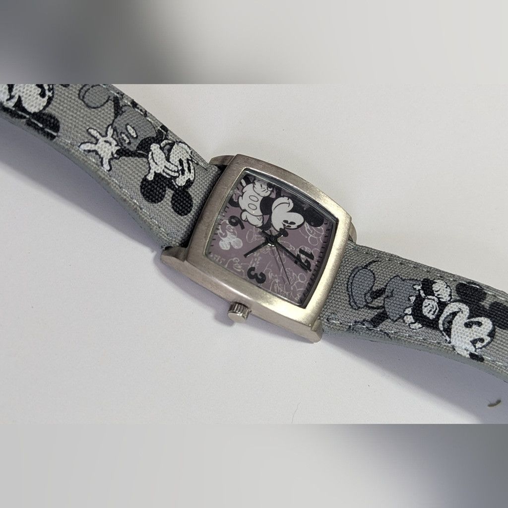 Disney Disney Mickey Mouse Watch Genuine Leather Band New Battery Size ONE SIZE - 7 Thumbnail