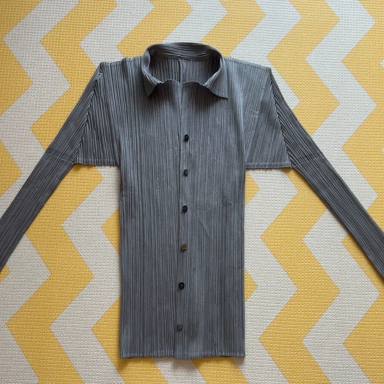 Issey Miyake size:3 A grey pleated cardigan coat