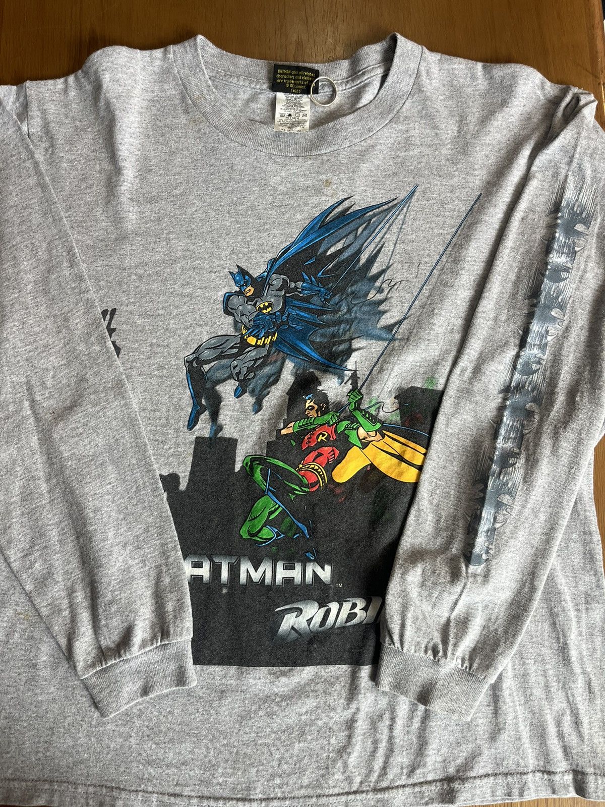 DC Comics Vintage BATMAN & ROBIN 2002’s ( XL Kid Size ) Tshirt Size US M / EU 48-50 / 2 - 8 Thumbnail
