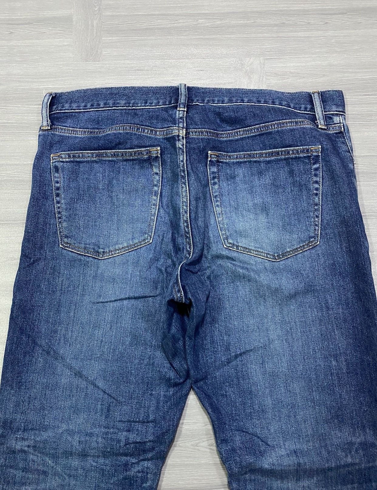 Uniqlo Uniqlo Blue Denim Men’s Straight Fit Jeans Size US 38 / EU 54 - 2 Thumbnail