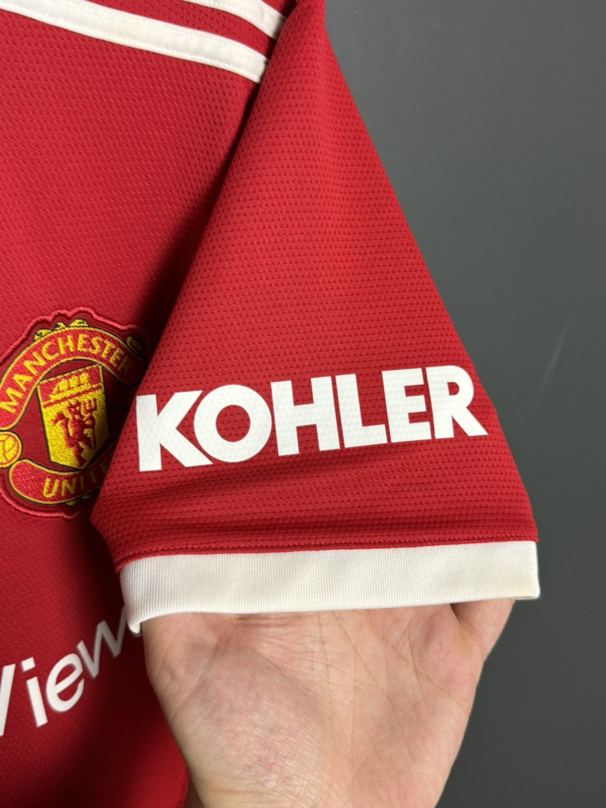 Adidas Manchester United 21/22 Home Ronaldo Football Jersey Size US S / EU 44-46 / 1 - 5 Thumbnail