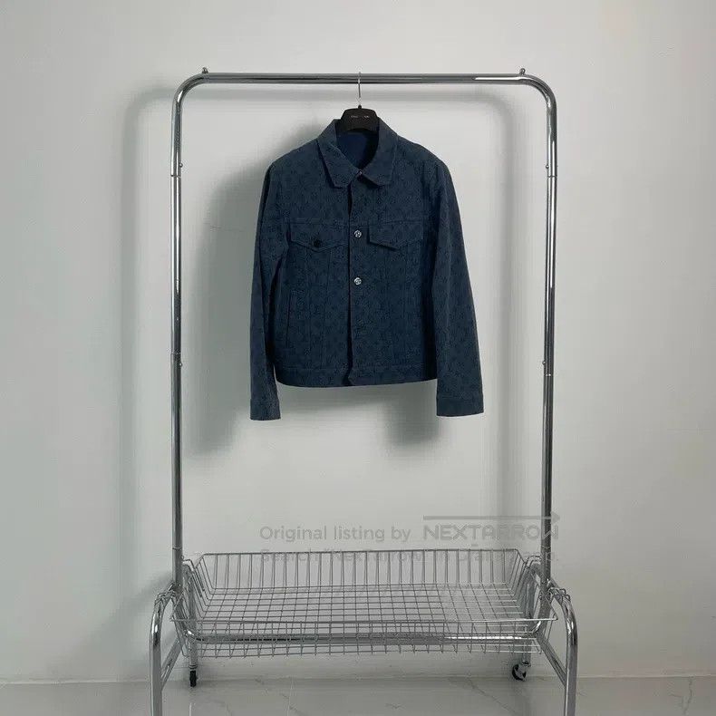 Louis Vuitton Louis Vuitton Blue full-print denim jacket Size US S / EU 44-46 / 1 - 1 Thumbnail