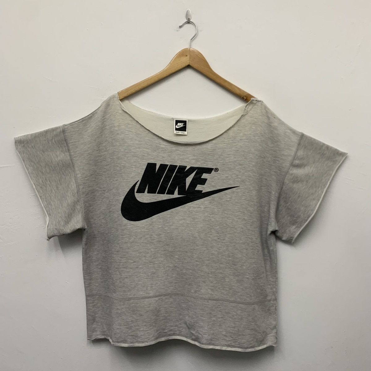 Nike Vintage 80s Nike Cropped Top T-shirt Size L / US 10 / IT 46 - 1 Thumbnail