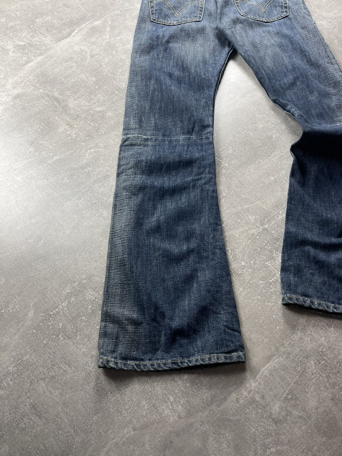 Levi's Levi’s Y2K Flared 5-Pocket Denim Flared Jeans Blue 2000s Size US 32 / EU 48 - 3 Thumbnail