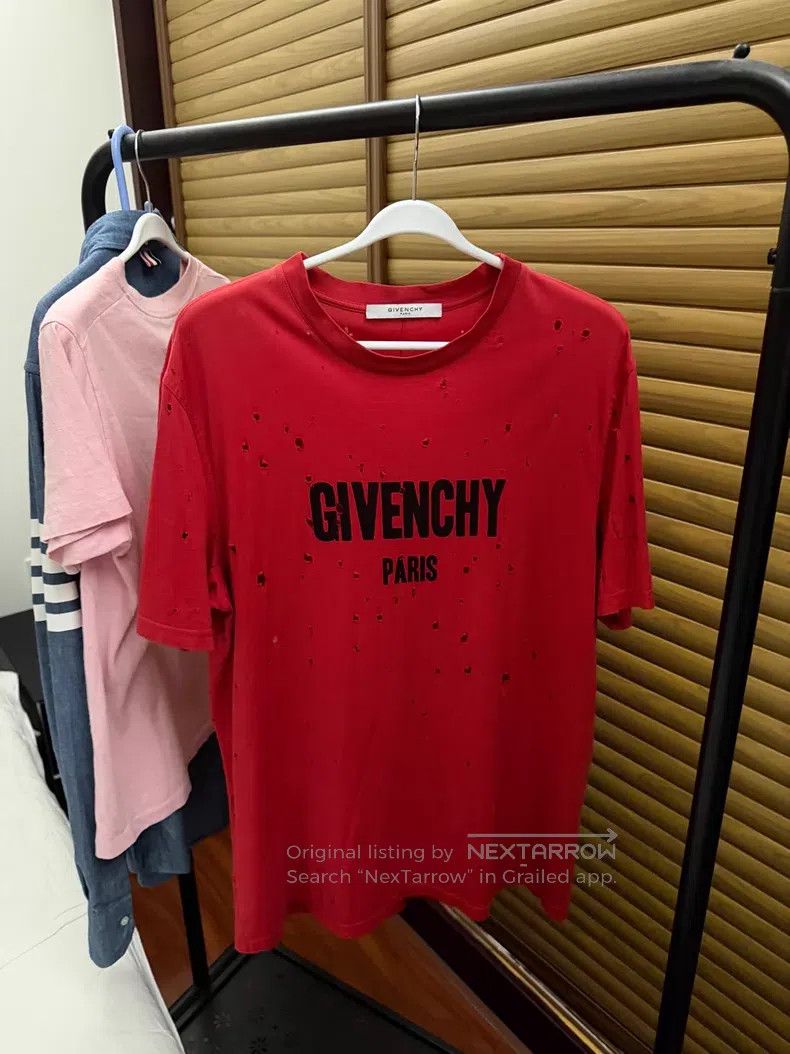 Givenchy Givenchy Red Small Hole Short Sleeve Size US M / EU 48-50 / 2 - 2 Thumbnail